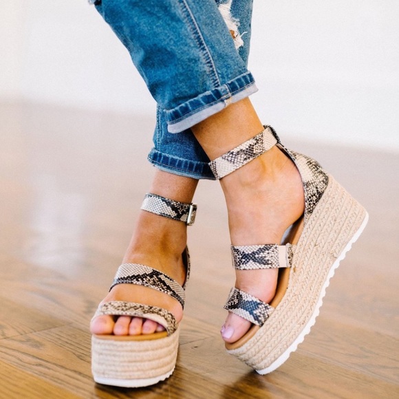 LAST 8, Snake print espadrille sandals - Picture 3 of 4